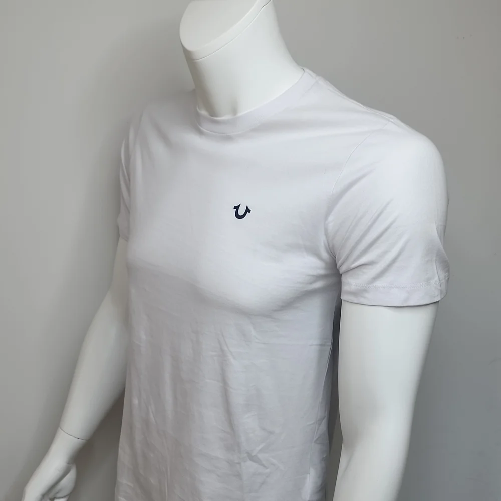 TRUE RELIGION WHITE TSHIRT SIZE SMALL